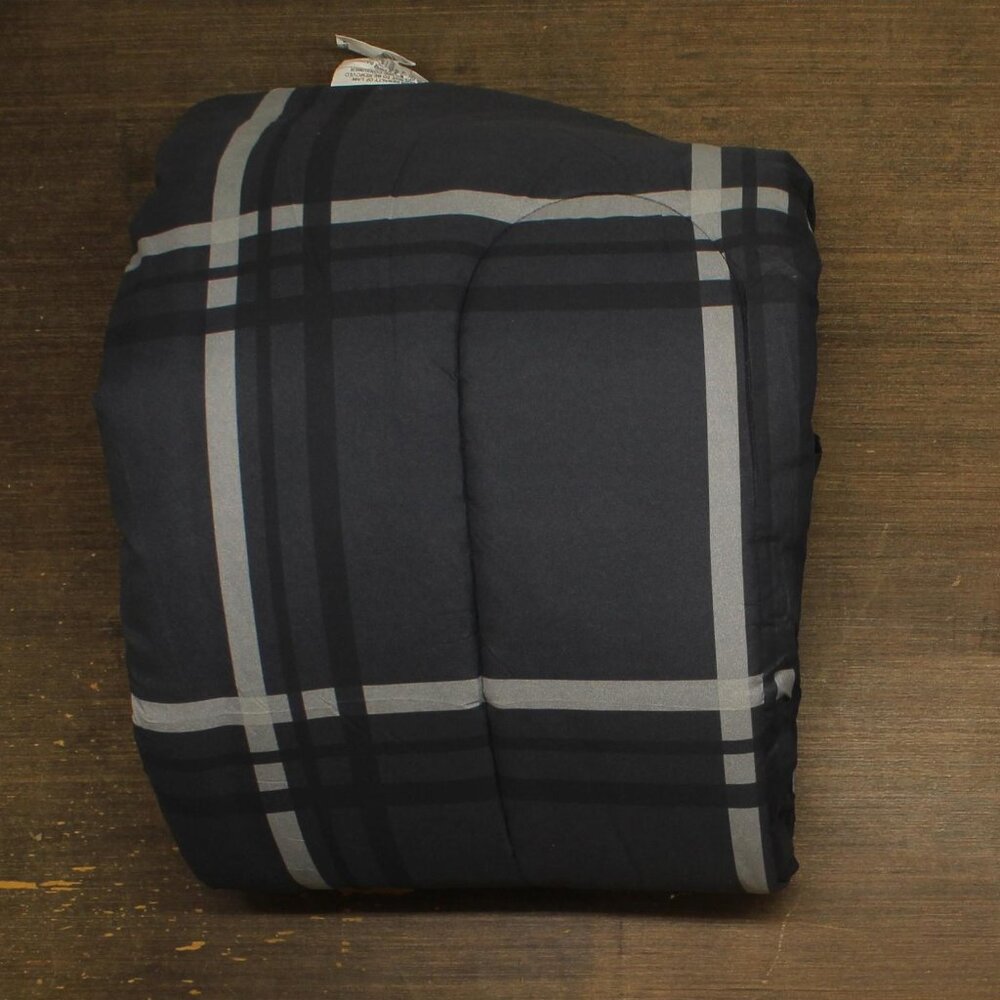 NEW Fairfield Square Plaid 6-Piece Comforter Set 2000009657 Navy Blue Twin XL